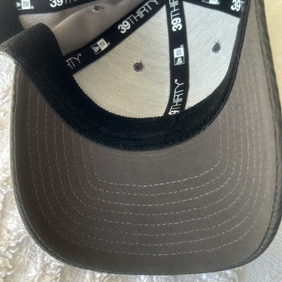 NFL Dark gray Tampabay Buccaneers New Era hat - Picture 7 of 8